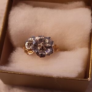 Avon Gold and Silver Floral Ring